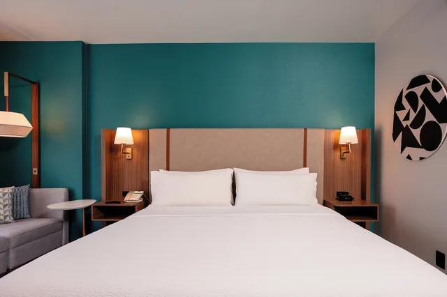 غرفة قياسية بسرير كينج، Holiday Inn Guadalajara Patria-Universidad 3/9