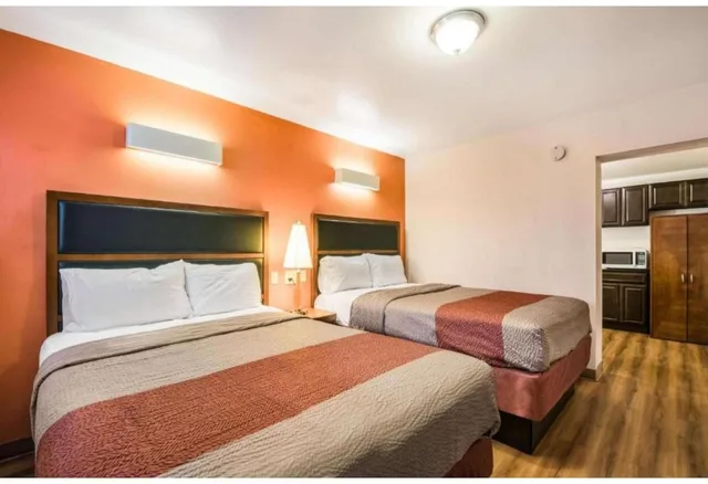 2 Full Beds - Non-Smoking، Motel6 Tinton Falls, NJ - Neptune 1/10