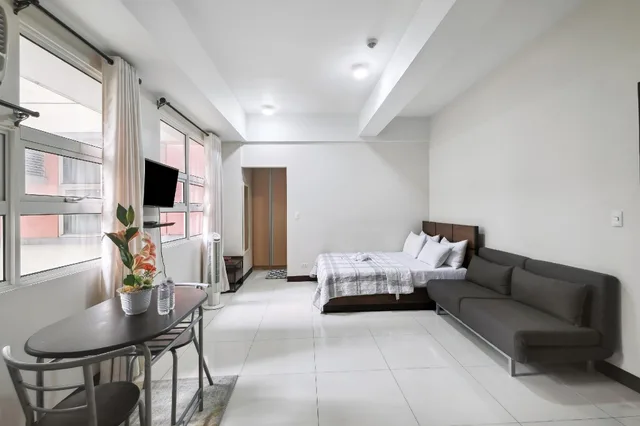Deluxe, Studio, Tess and Tessha Condotel near T3 Airport 4/8
