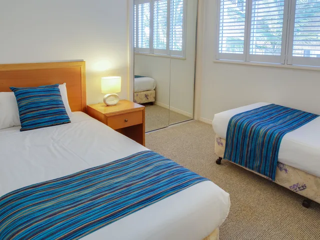 3 Bedrooms, Apartment, 2 Queen and Twin Beds, Partial Sea View, Watermark Resort 1/3