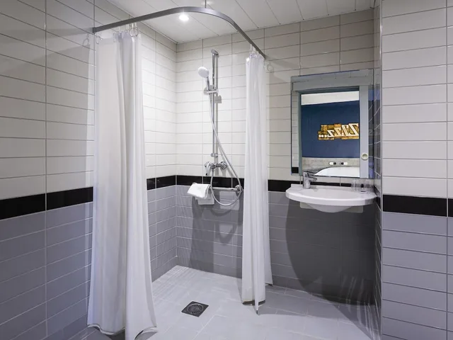 غرفة ثلاثية بسرير مزدوج مع سرير إضافي لذوي الإعاقة، ibis budget Meudon Paris Ouest 1/3