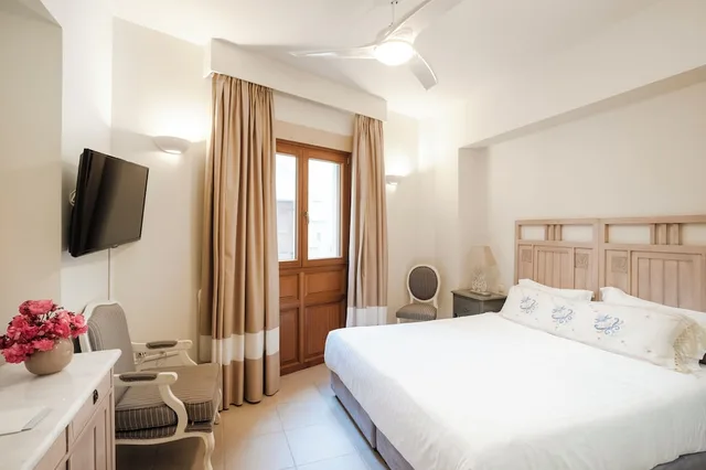غرفة سوبيريور بسرير كينج، Z Boutique Hotel 1/10