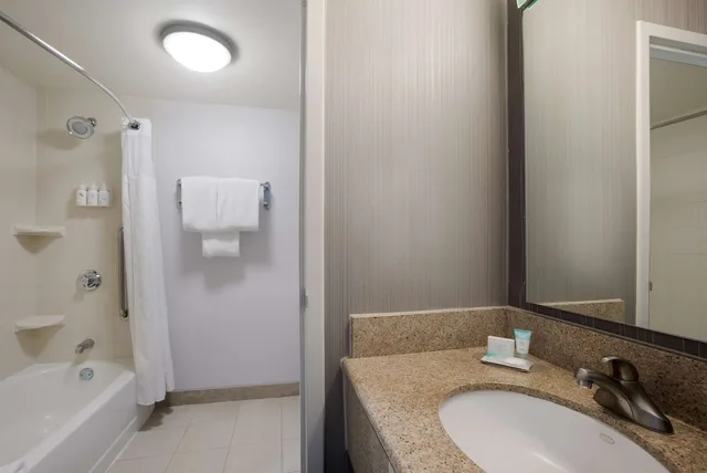 غرفة بسريرين كوين بشرفة، Sonesta Select Atlanta Midtown Georgia Tech 4/5