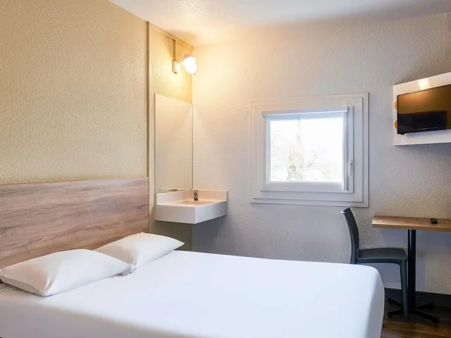 Tande, Double Bed، hotelF1 Roissy CDG 3/4