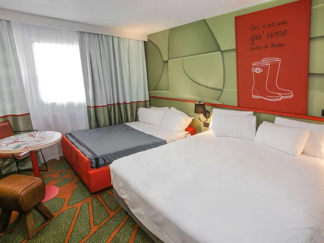 غرفة قياسية بسرير كوين مع أريكة، Hotel Mercure Lisieux Normandie 1/10