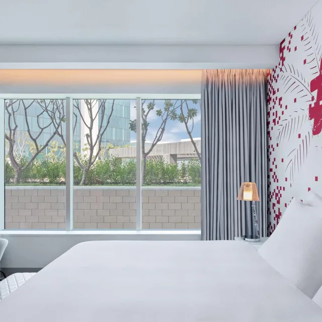 جناح عائلي، Radisson Red Dubai Silicon Oasis 5/8