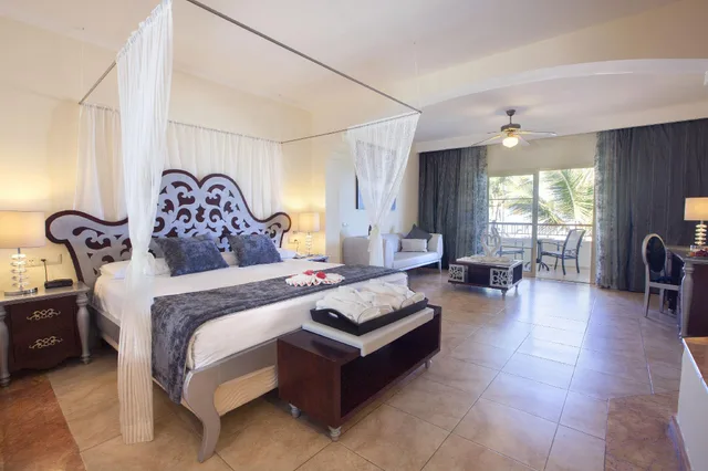 Colonial, Club, Junior Suite, Adult Only, Hot Tub، Majestic Colonial Punta Cana - All Inclusive 2/2