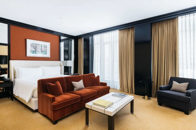 Junior Suite, King Bed, City View, Casa Cipriani New York 5/10