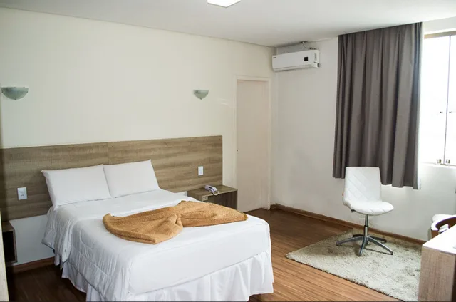 جناح رئاسي بسرير مزدوج وسرير فردي، Dalle Hotel 1/2
