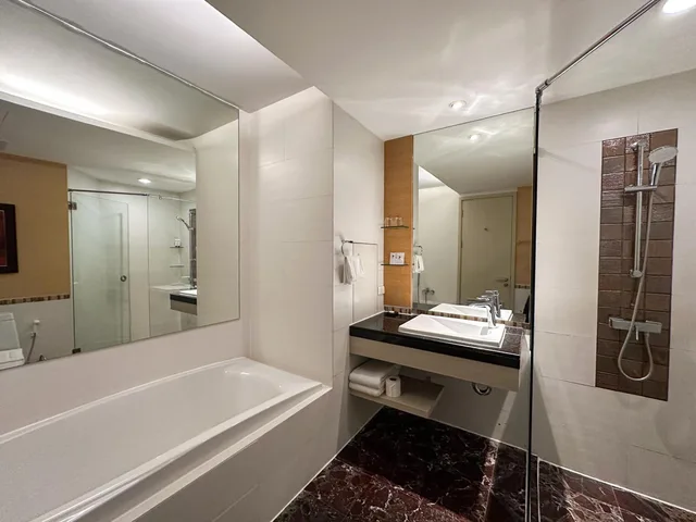1 Bedroom, Deluxe, Suite, Bathtub, Urbana Sathorn Bangkok, Thailand 4/6