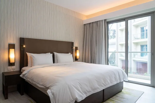 جناح بسرير كينج بغرفة نوم واحدة مع دخول الصالة، Radisson Blu Hotel Residence Nairobi Arboretum 3/10
