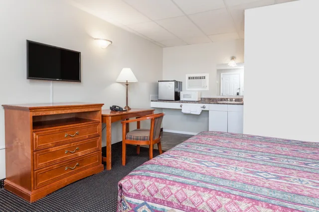 Standard, Queen Bed, Tel Star Motel 2/2