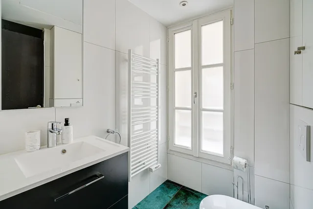 شقة كلاسيكية بسريرين كوين بإطلالة على الفناء، Apartments Du Louvre - Le Marais 4/4