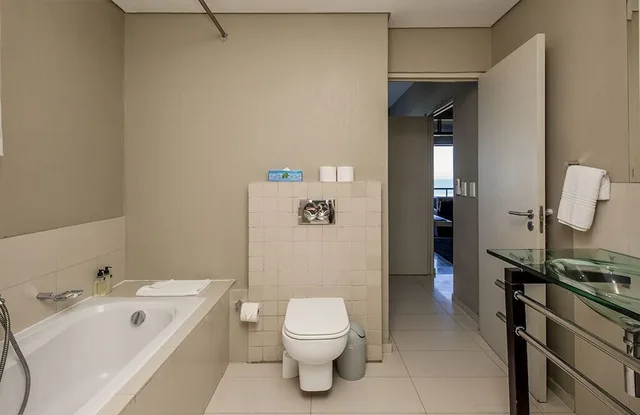 2 Bedrooms, Queen Bed, Balcony, Ground Floor, Infinity Self-Catering Apartments 4/5