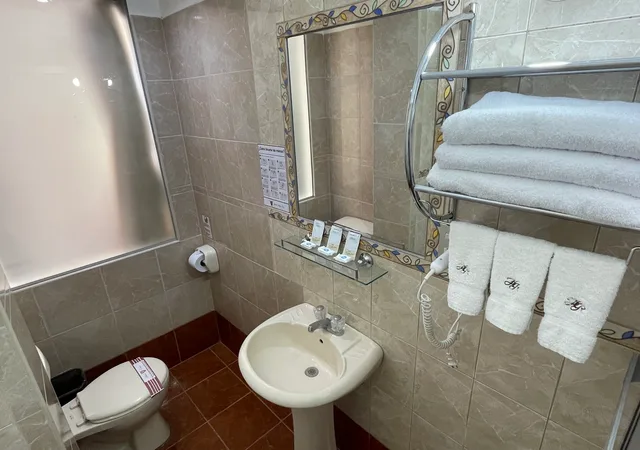 غرفة قياسية رباعية، Hotel Rojas 7/7