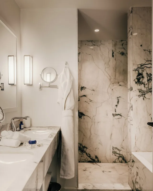 جناح بسريرين كينج بإطلالة على البحر، Hotel Les Roches Blanches 5/9
