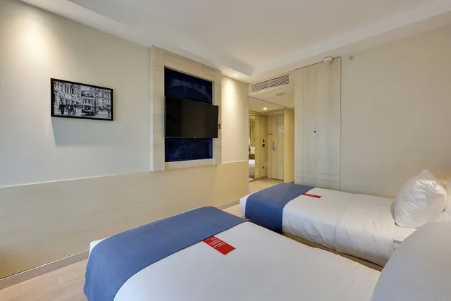 غرفة قياسية بسريرين منفصلين، Ramada by Wyndham Istanbul Old City 7/10