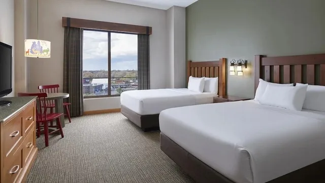 Royal, Family Suite, Great Wolf Lodge Bloomington 1/3
