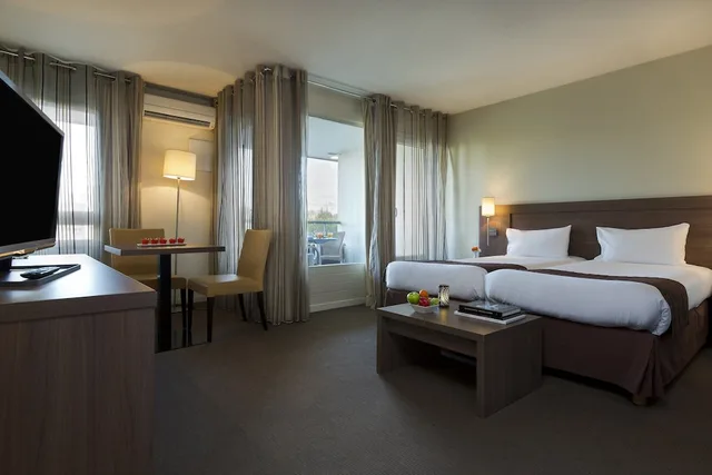 استوديو سوبيريور بسريرين منفصلين بإطلالة على المتنزه، Residence La Reserve 2/6