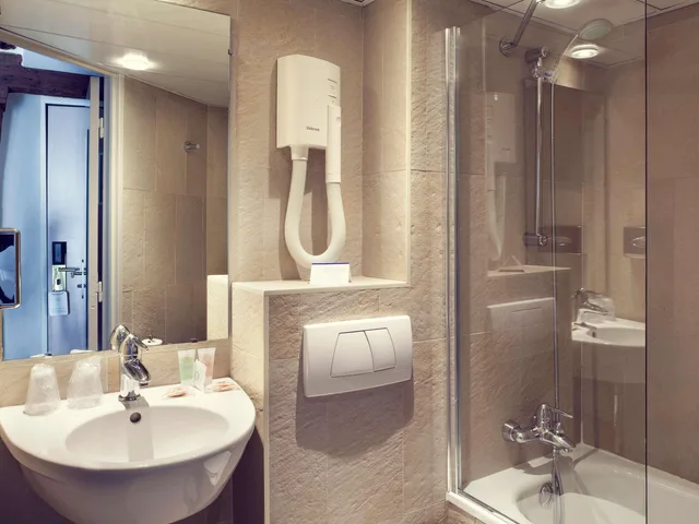غرفة بريفيليج بسريرين منفصلين، Mercure Paris Notre Dame Saint Germain Des Pres 9/10