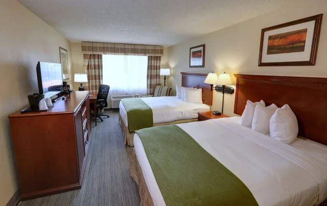 غرفة بسريرين كوين، Country Inn & Suites by Radisson, Charlotte I-85 Airport, NC 1/3