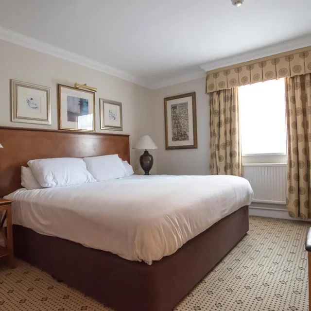 Deluxe, Suite, with Pool، Apollo Hotel Basingstoke 3/5