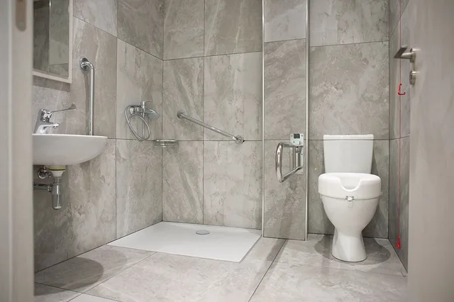 غرفة قياسية بسرير كوين لذوي الإعاقة، Roseum Boutique Hotel 4/9