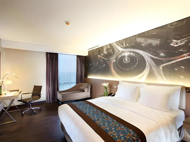 غرفة غراند ديلوكس بسرير كوين، Swiss-Belhotel Airport Jakarta 2/2