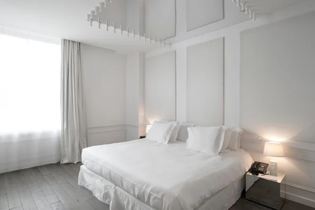 Couture, Suite, Queen Bed، La Maison Champs Elysees 1/1