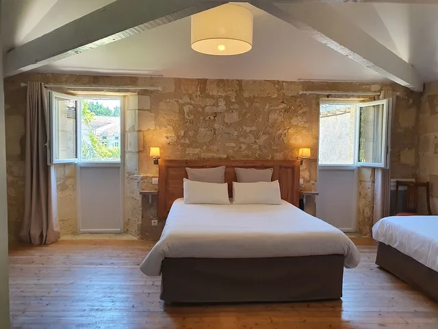 غرفة ثلاثية بسرير كوين وسرير فردي، CHATEAU FLEUR DE ROQUES 2/5