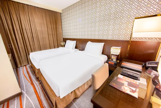 غرفة قياسية بسريرين منفصلين، دله طيبة(Dallah Taibah Hotel) 1/2