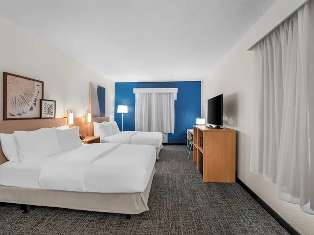 غرفة بسريرين كوين، Comfort Inn & Suites University South 1/5