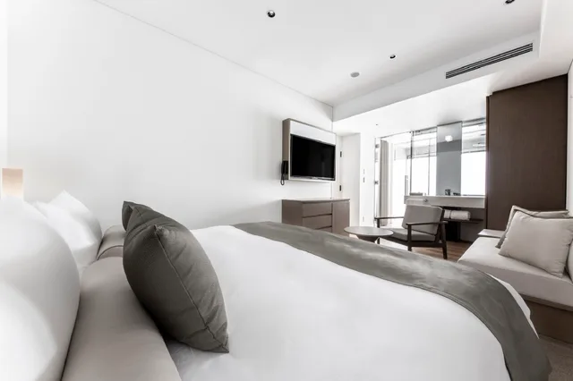 غرفة قياسية بسرير كينج، The Royal Park Hotel Iconic Kyoto 1/3