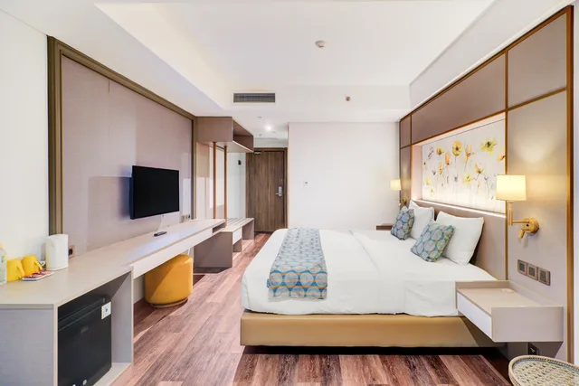 Deluxe, Double Bed, Sunday Hotel Sunset Road Near Trans Studio Mall 4/4
