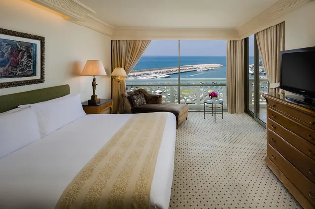 Ambassador, Suite, King Bed, with View, Intercontinental Phoenicia Beirut 1/6