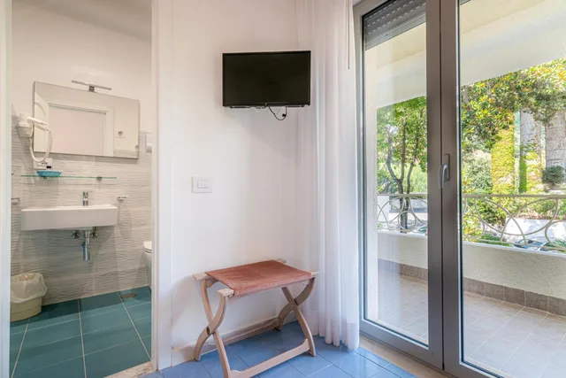 غرفة بسرير مزدوج بإطلالة على الحديقة، Hotel Poseidon 6/10