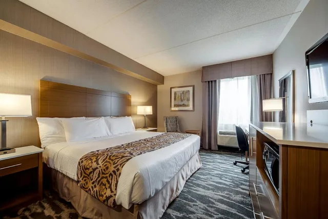 غرفة بسرير كوين، Monte Carlo Inn Brampton Suites 1/1