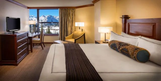 2 Bedrooms, Deluxe, Penthouse, King Bed, 2 Queen Beds, Sofa, Everline Resort & Spa 1/11