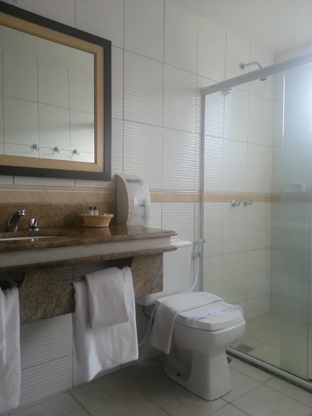 غرفة ديلوكس بسرير مزدوج وسريرين منفصلين بإطلالة على المسبح، Brisa da Praia Hotel 4/4