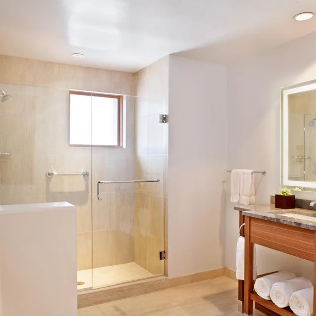 جناح، Rosewood Inn of the Anasazi 1/1