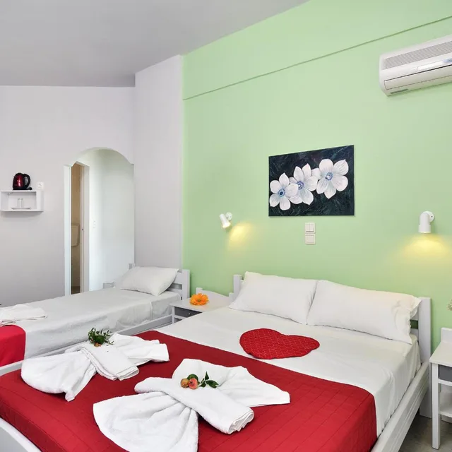 غرفة ثلاثية، Nereides Hotel 8/10