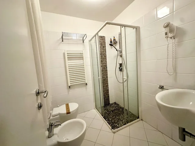 غرفة بسرير كينج، HOTEL MIRAMARE 4/5