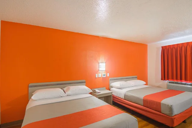 2 Queen Beds - ADA/Tub، Motel6 Lawton, OK 5/9
