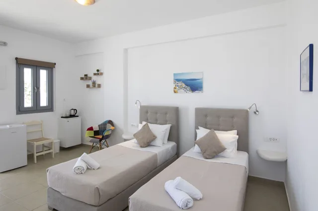 غرفة سوبيريور رباعية بسرير مزدوج وسريرين منفصلين، Thira S Dolphin Hotel 3/10