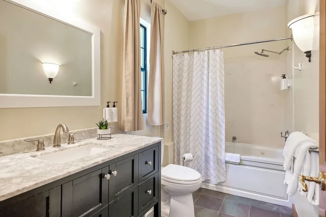 Room, King Bed, Hill Side، Sonoma Coast Villa 3/3