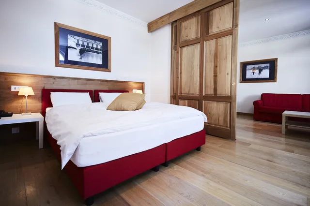 شقة بسرير كوين مع أريكة، Maloja Palace 1/6