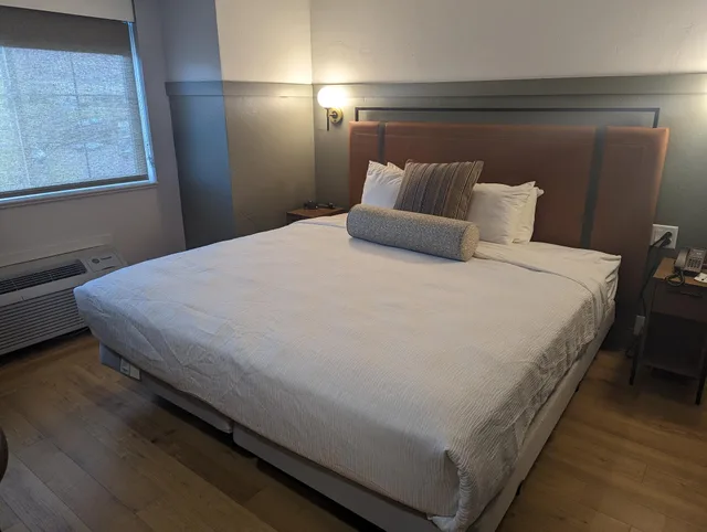 غرفة بسرير كينج، RIVER CANYON LODGE 2/2