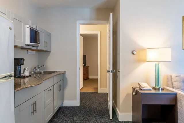 جناح تنفيذي بسرير كينج، Ogunquit Hotel 9/10