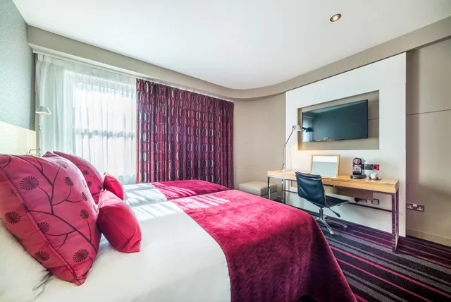 City, Twin Beds, Apex City 9/15