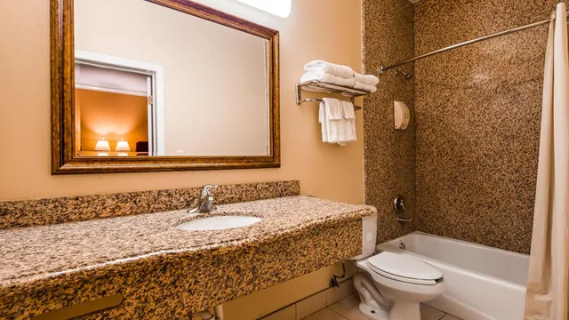 جناح ديلوكس بسرير كوين، Motel6 South Gate, CA 9/10